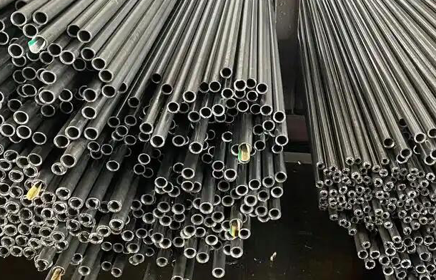 Seamless hydraulic tubes 