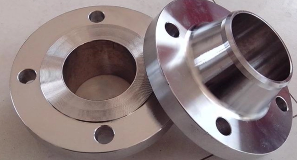  thick-walled flanges