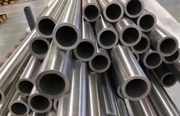 High temperature seamless alloy pipe